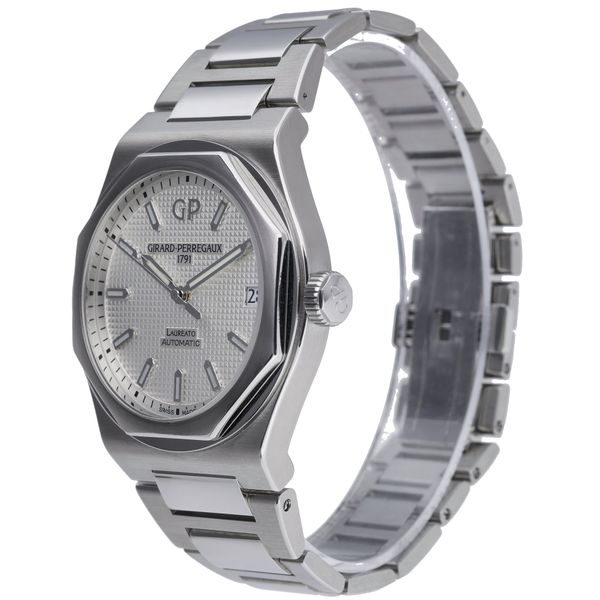 Girard Perregaux Laureato 81000-11-131-11A